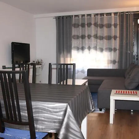 Apartment Ribes *